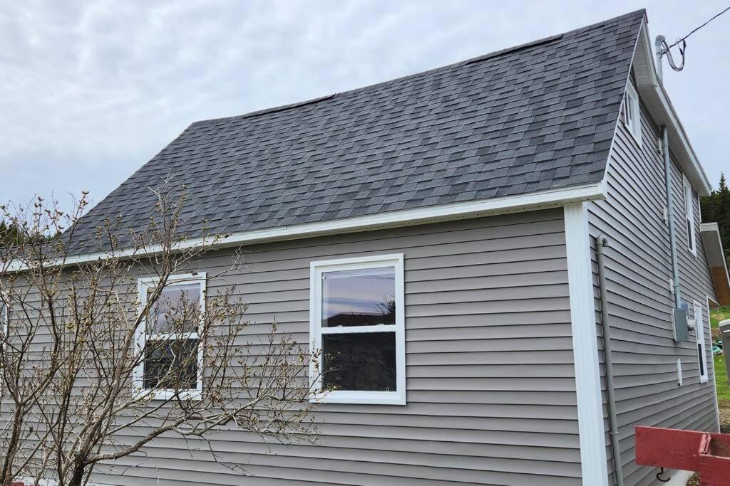 Family Ties Vacation Home - Rossy House Twillingate Εξωτερικό φωτογραφία