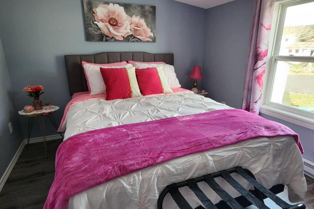 Family Ties Vacation Home - Rossy House Twillingate Εξωτερικό φωτογραφία